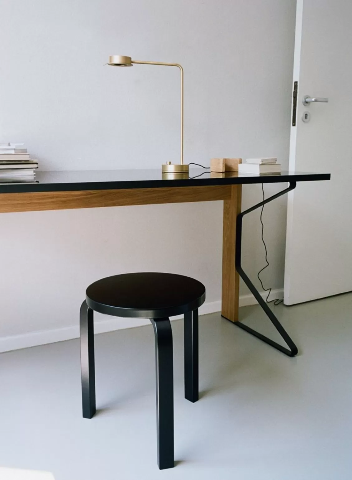 SUSAN BIJL Stool 60, Legs Black, Seat Black - Artek New